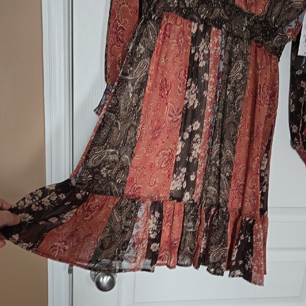 Black Tape_ Paisley Long Sleeve Dress - Picture 5 of 8